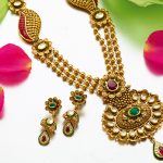 Traditional Gold Necklace with Vintage Appeal